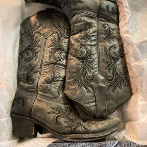 Circle G cowgirl dancing boots.